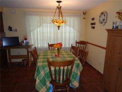 Eat-in Kitchen /Dining Area