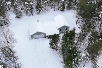 19090 Creekside Ln, Interlochen, MI 49643 - photo 7