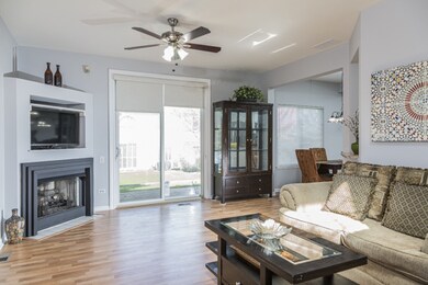 1521 Spaulding Rd unit 455, Bartlett, IL 60103 - photo 2