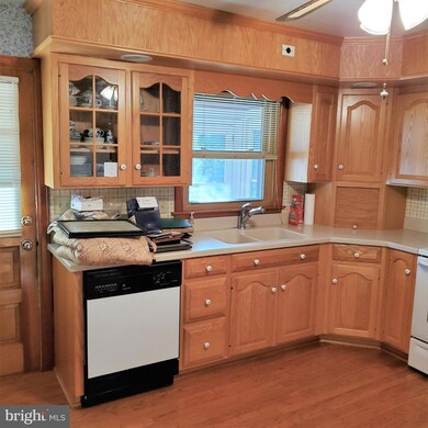 210 E 3rd St, Waynesboro, PA 17268 - photo 6