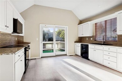 5141 Roundtree St, Shawnee, KS 66226 - photo 7