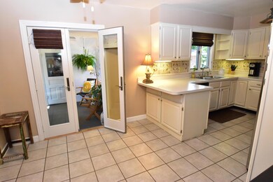 EAT IN KITCHEN 1