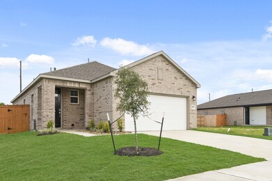 480 Long Branch Dr, Dayton, TX 77535 - photo 3