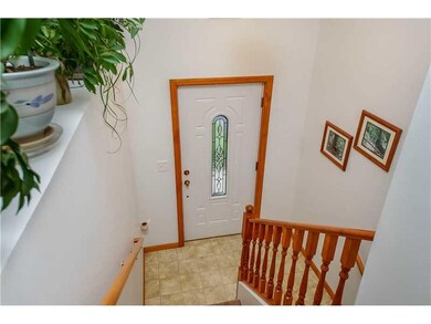 Entry/Foyer.