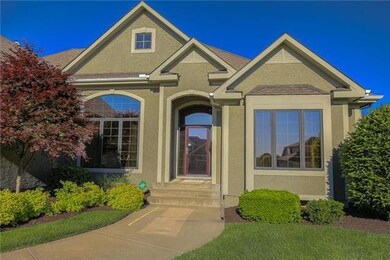 928 SW Raintree Dr, Lees Summit, MO 64082 - photo 2