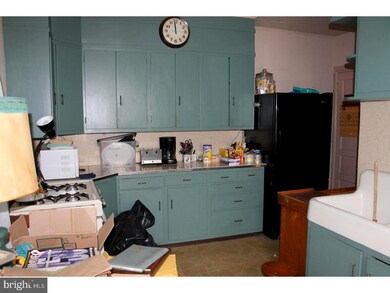 35 Maple Ave, Trenton, NJ 08618 - photo 7