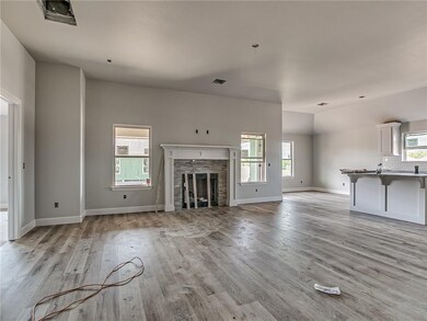 1923 Twisted Oak Ct, Shawnee, OK 74804 - photo 4