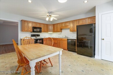 8323 Juanita Goins Ct, Louisville, KY 40228 - photo 7