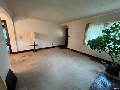 1947 N Perry St, Davenport, IA 52803 - photo 7