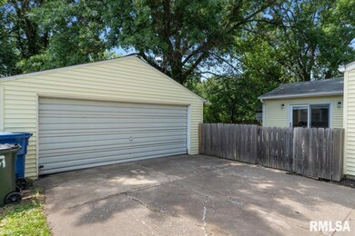 3203 W 69th St, Davenport, IA 52806 - photo 5