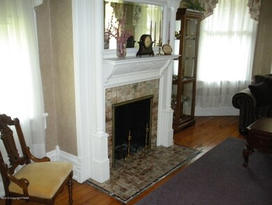 203 S 3rd St, Lehighton, PA 18235 - photo 4