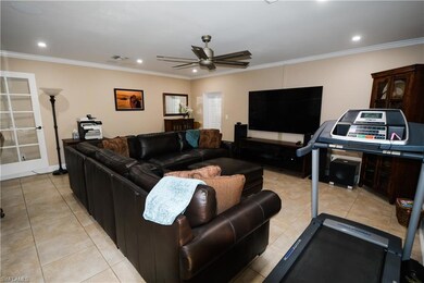 HUGE 20X20 MULTIPURPOSE ROOM!