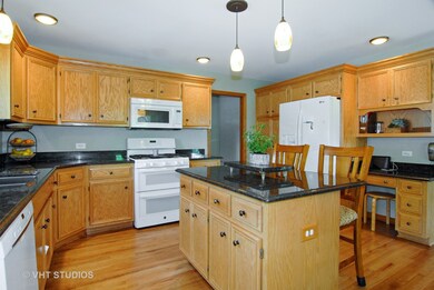 305 Prairieview Dr unit 6, Oswego, IL 60543 - photo 5