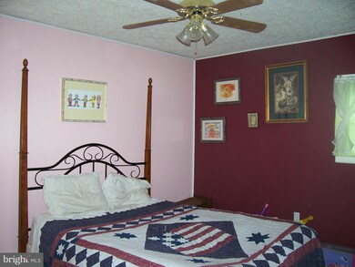 208 Chipley Ln, Moorefield, WV 26836 - photo 7
