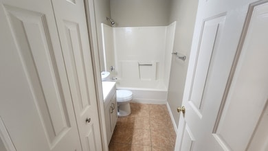 19 Washington St unit 5, Haverhill, MA 01832 - photo 4