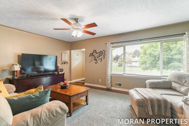 7504 Belvue Ln, Jenison-17
