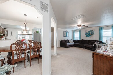 8715 Summerset Meadow Ct, Houston, TX 77075 - photo 5