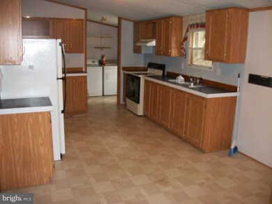 150 English Muffin Ct, Berkeley Springs, WV 25411 - photo 5