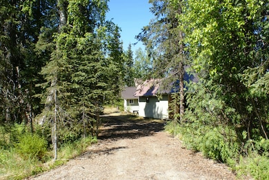Shulin Lake cabin from the driveway