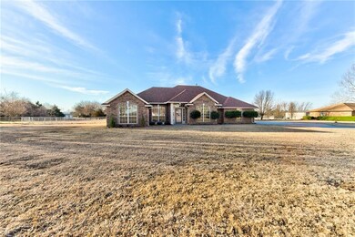 109 Kristin Rd, Shawnee, OK 74804 - photo 3