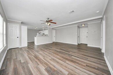 6526 Carver Rd unit B, Houston, TX 77091 - photo 4