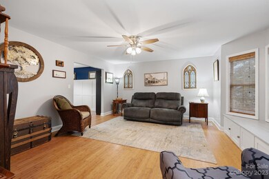 2161 Charles Towne Ct, Kannapolis, NC 28083 - photo 3