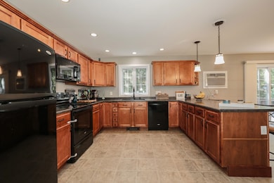 44 Rollins Rd, Epping, NH 03042 - photo 7