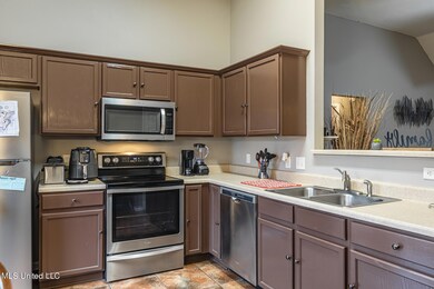 5661 Lancaster Dr-Kitchen
