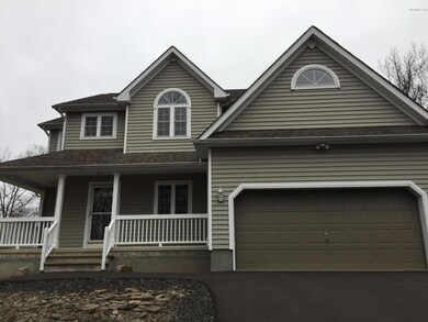 427 Laramie Rd, Effort, PA 18330 - photo 3