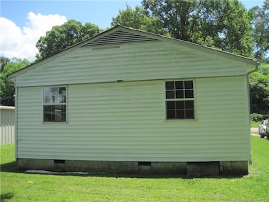 140 Glen St, West Point, VA 23181 - photo 2