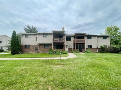 10228 Nancys Blvd unit 37, Grosse Ile, MI 48138 - photo 2