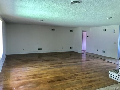 4466 Meadow Dr, Nazareth, PA 18064 - photo 4