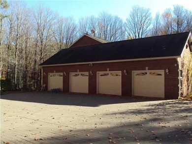Parking Lot/Garage