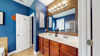 10220 Hornbeam Blvd, Louisville, KY 40228 - photo 5