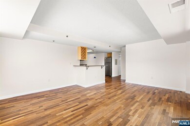 The Sky Club unit 12Q, Hoboken, NJ 07030 - photo 5