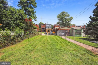 586 Nicholson St NE, Washington, DC 20011 - photo 3