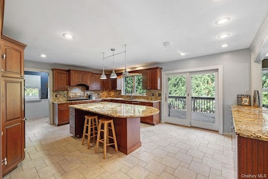 1010 Pine View, New Windsor, NY 12553 - photo 3