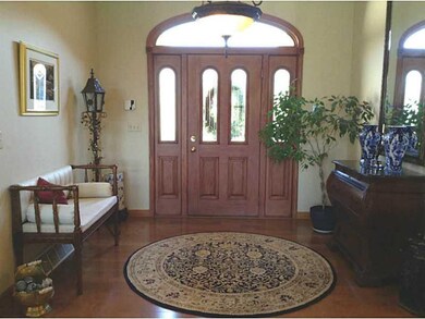 Entry/Foyer.