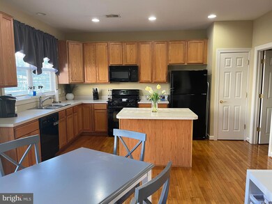 8187 Cobble Pond Way, Manassas, VA 20111 - photo 4