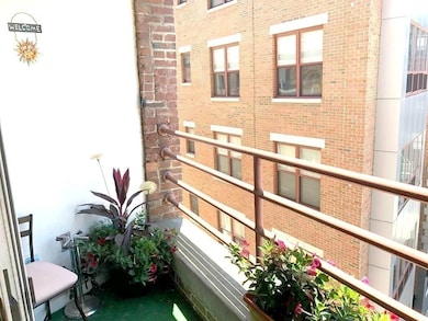19 Wiget St unit 402, Boston, MA 02113 - photo 6