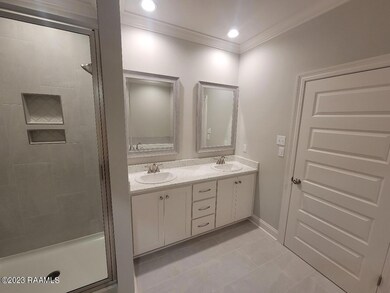 9454E87F-D004-41C8-B718-A69608E36B9A