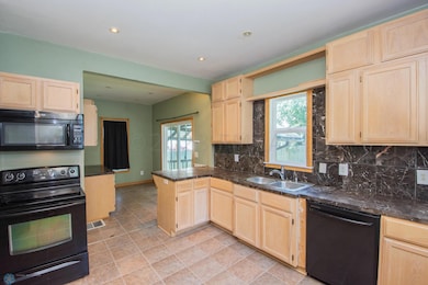 1517 8th Ave S, Fargo, ND 58103 - photo 4