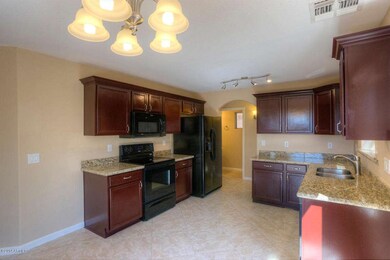 Granite Kitchen w/ New Appliances