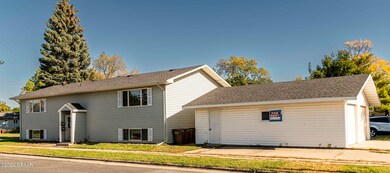 622 3rd Ave NW, East Grand Forks, MN 56721 - photo 2