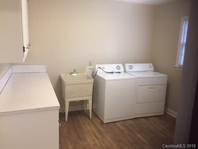 906 Carolyn St, Statesville, NC 28677 - photo 7