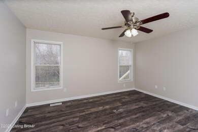 9805 River Trail Dr, Louisville, KY 40229 - photo 7