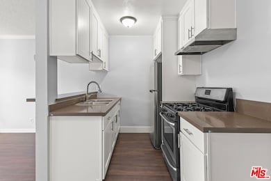 5555 Carlton Way unit 19, Los Angeles, CA 90028 - photo 7