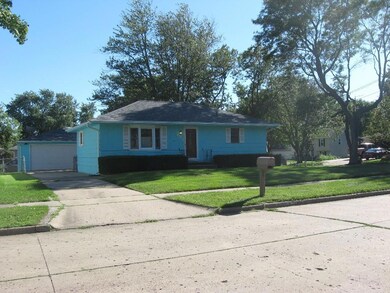 403 E Trowbridge St, Des Moines, IA 50315 - photo 3