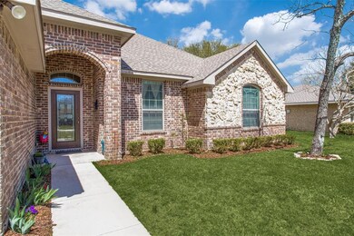 604 E Milam St, Ennis, TX 75119 - photo 2