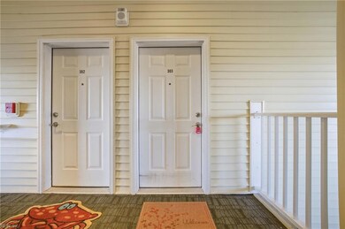 200 Fountains Ln unit 303, Poquoson, VA 23662 - photo 5